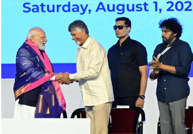 భోగాపురం విమానాశ్రయాన్ని జాతికి అంకితం చేసిన ప్రధాని మోదీ.. రూ.17,900 కోట్ల అభివృద్ధి పనులకు శ్రీకారం